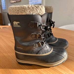 Sorel girls snow boot